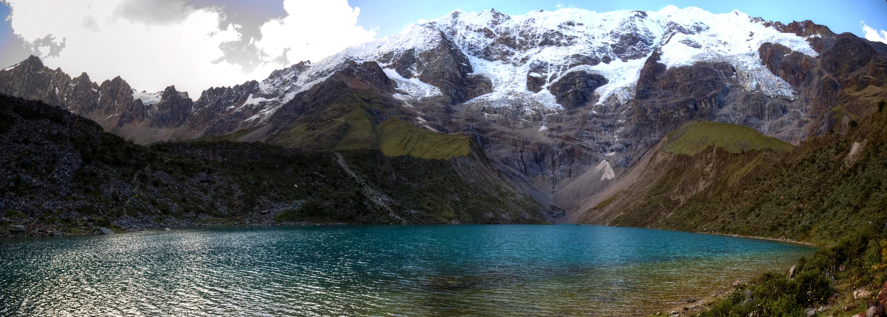 Laguna Humantay frente al glaciar